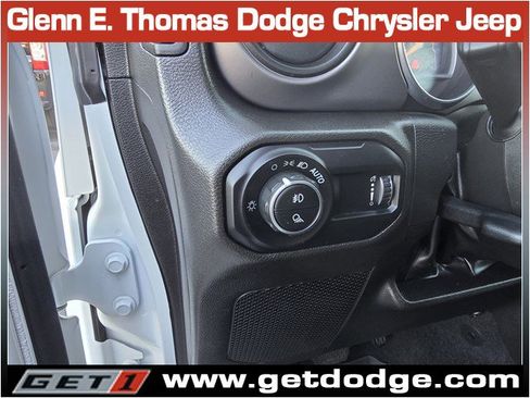 Certified 2023 Jeep Gladiator Willys image 21