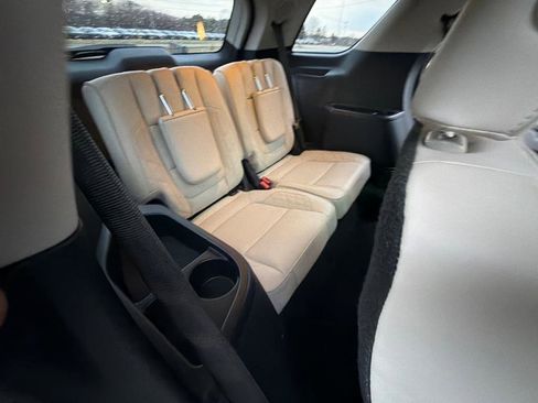 Used 2017 Ford Explorer Platinum AWD/4WD image 30