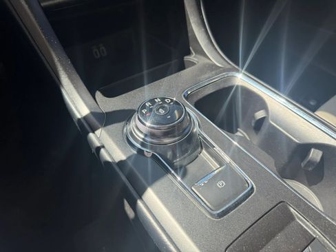Used 2019 Ford Fusion SE w/ Equipment Group 151A FWD image 15