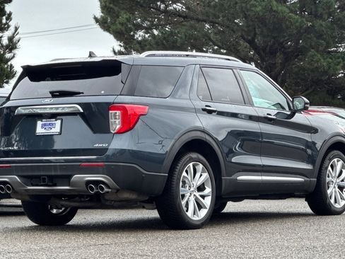 Certified 2022 Ford Explorer Platinum w/ Equipment Group 601A image 4