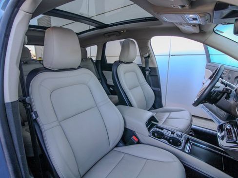 Used 2025 Lincoln Corsair Reserve w/ Towing Package image 18