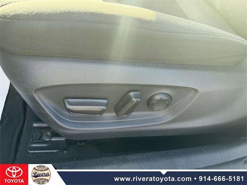 Used 2020 Toyota Camry LE image 13