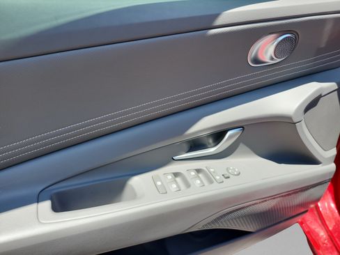 Certified 2025 Hyundai Elantra Sport FWD image 15