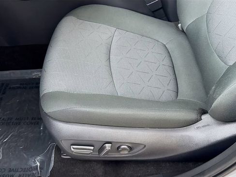 Used 2025 Toyota RAV4 XLE w/ Convenience Package image 30