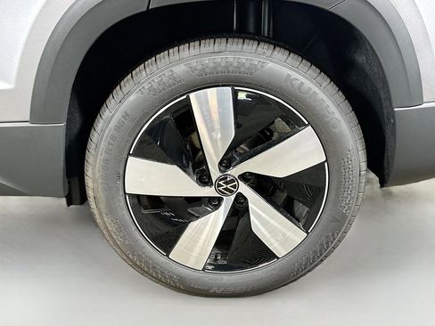 New 2025 Volkswagen Taos S image 28