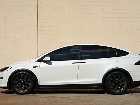 Used 2024 Tesla Model X AWD/4WD image 9