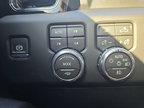 Used 2026 GMC Sierra 1500 AT4 w/ AT4 Premium Package AWD/4WD image 26