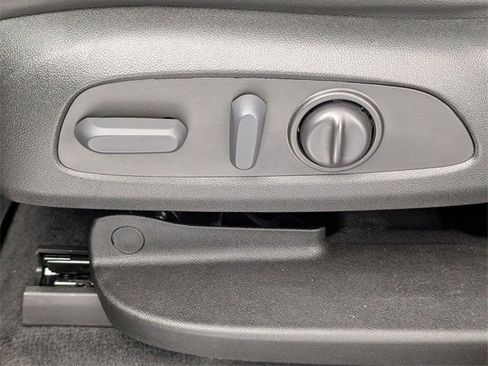 Certified 2023 Chevrolet Traverse Premier w/ Redline Edition image 15