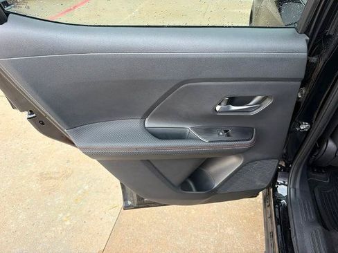 Certified 2025 Nissan Kicks SR FWD image 20
