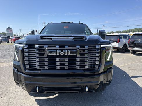 Used 2025 GMC Sierra 3500 Denali Ultimate AWD/4WD image 13