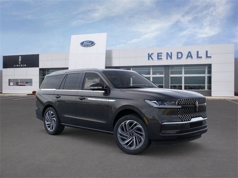New 2025 Lincoln Navigator Reserve image 7