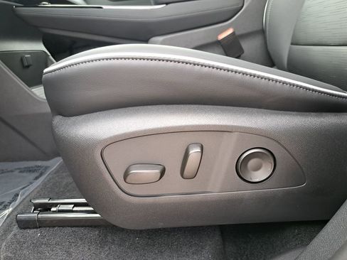 New 2026 Buick Enclave Sport Touring w/ Power Package FWD image 32