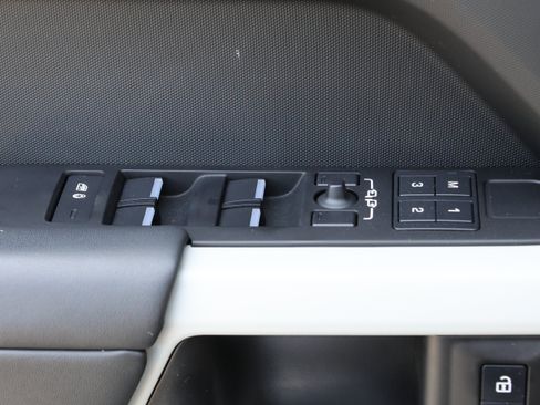 Used 2023 Land Rover Defender 110 S AWD/4WD image 13