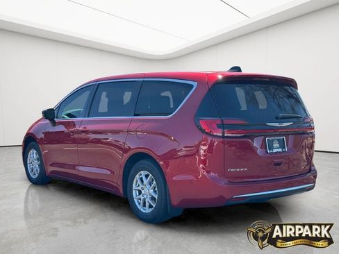 New 2025 Chrysler Pacifica Select FWD image 7