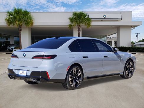 Certified 2024 BMW 760i xDrive image 6