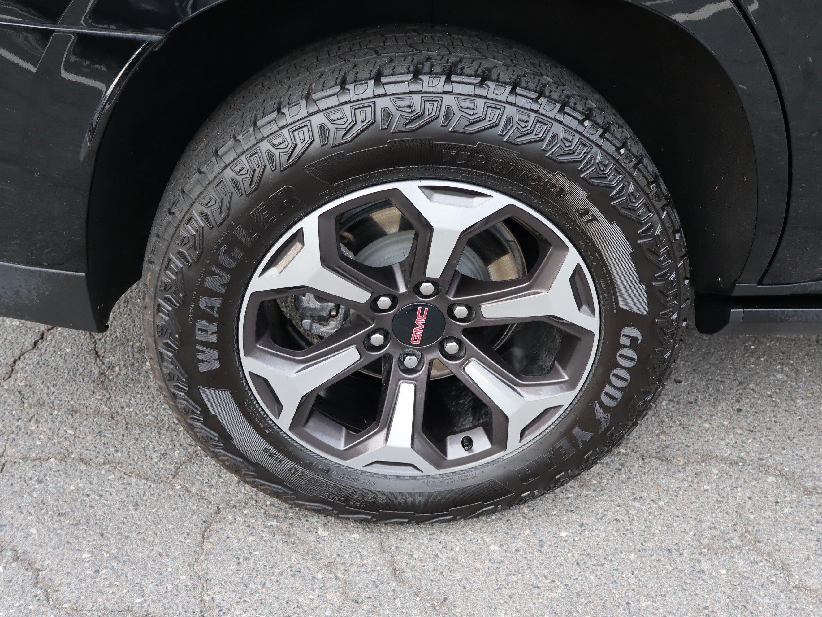 Used 2025 GMC Yukon AT4 Ultimate AWD/4WD image 45