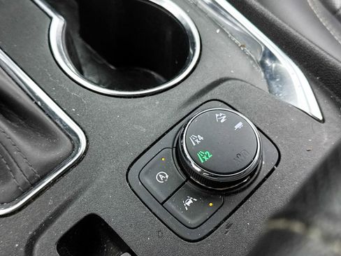 Used 2023 Chevrolet Traverse Premier AWD/4WD image 7