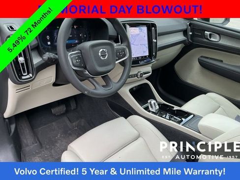 Certified 2024 Volvo XC40 B5 Ultimate w/ Protection Package Premier AWD/4WD image 29
