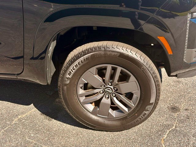 Used 2025 Nissan Frontier SV AWD/4WD image 23