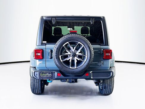 Used 2024 Jeep Wrangler Unlimited w/ Convenience Group AWD/4WD image 7