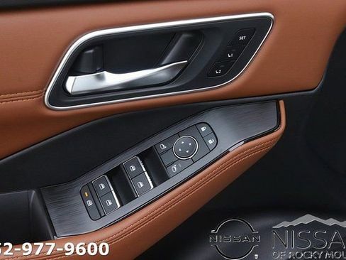 New 2026 Nissan Rogue Platinum w/ Platinum Premium Package AWD/4WD image 11
