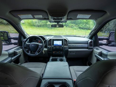 Used 2020 Ford F250 XLT w/ XLT Premium Package AWD/4WD image 14