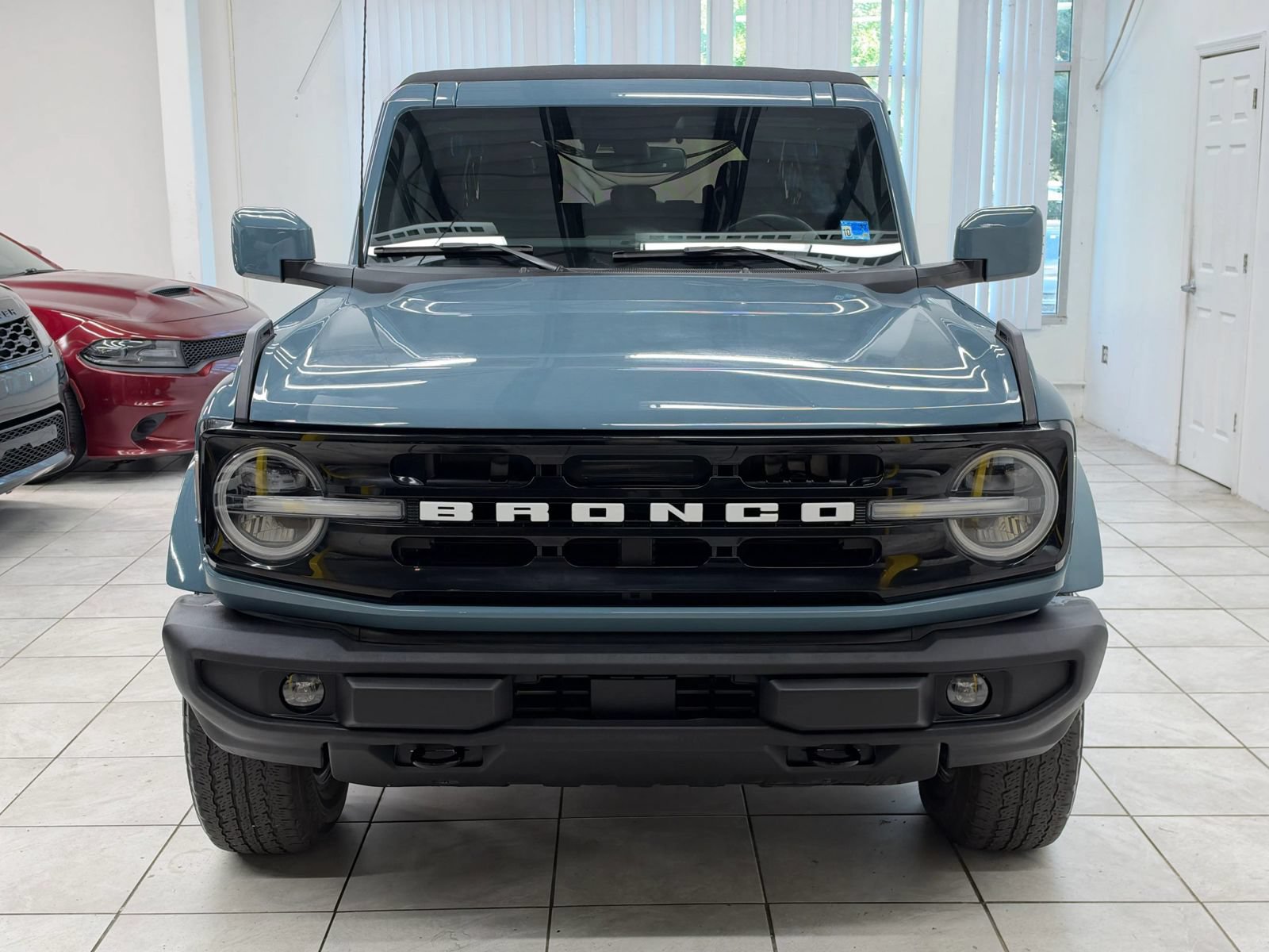 Used 2022 Ford Bronco Outer Banks AWD/4WD image 2