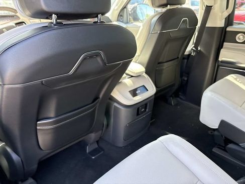 New 2026 Lincoln Navigator Reserve w/ Jet Appearance Package AWD/4WD image 17