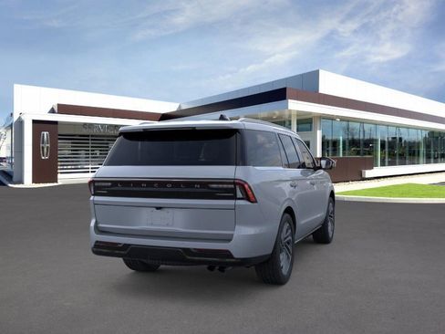 New 2025 Lincoln Navigator Reserve image 8