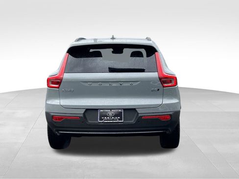 New 2026 Volvo XC40 B5 Plus w/ Protection Package Premier AWD/4WD image 4
