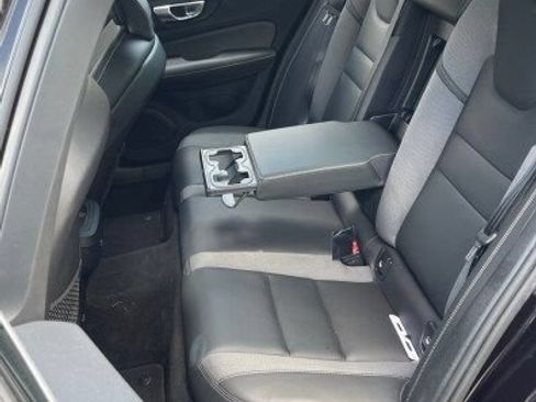Used 2024 Volvo S60 B5 Plus w/ Climate Package FWD image 5