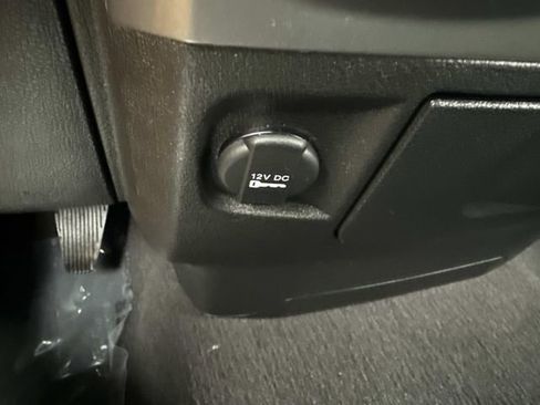 Used 2024 RAM 1500 Classic SLT image 33