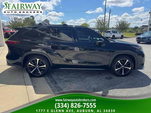 Used 2021 Toyota Highlander XSE FWD image 5