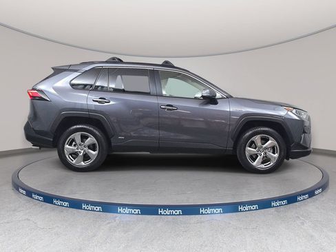 Used 2020 Toyota RAV4 Limited AWD/4WD image 5