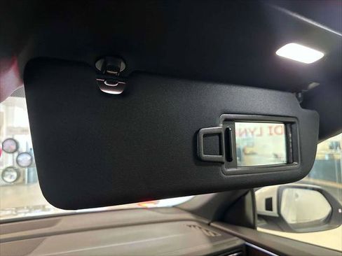 Used 2025 Audi Q8 Premium Plus w/ Premium Plus Package image 19