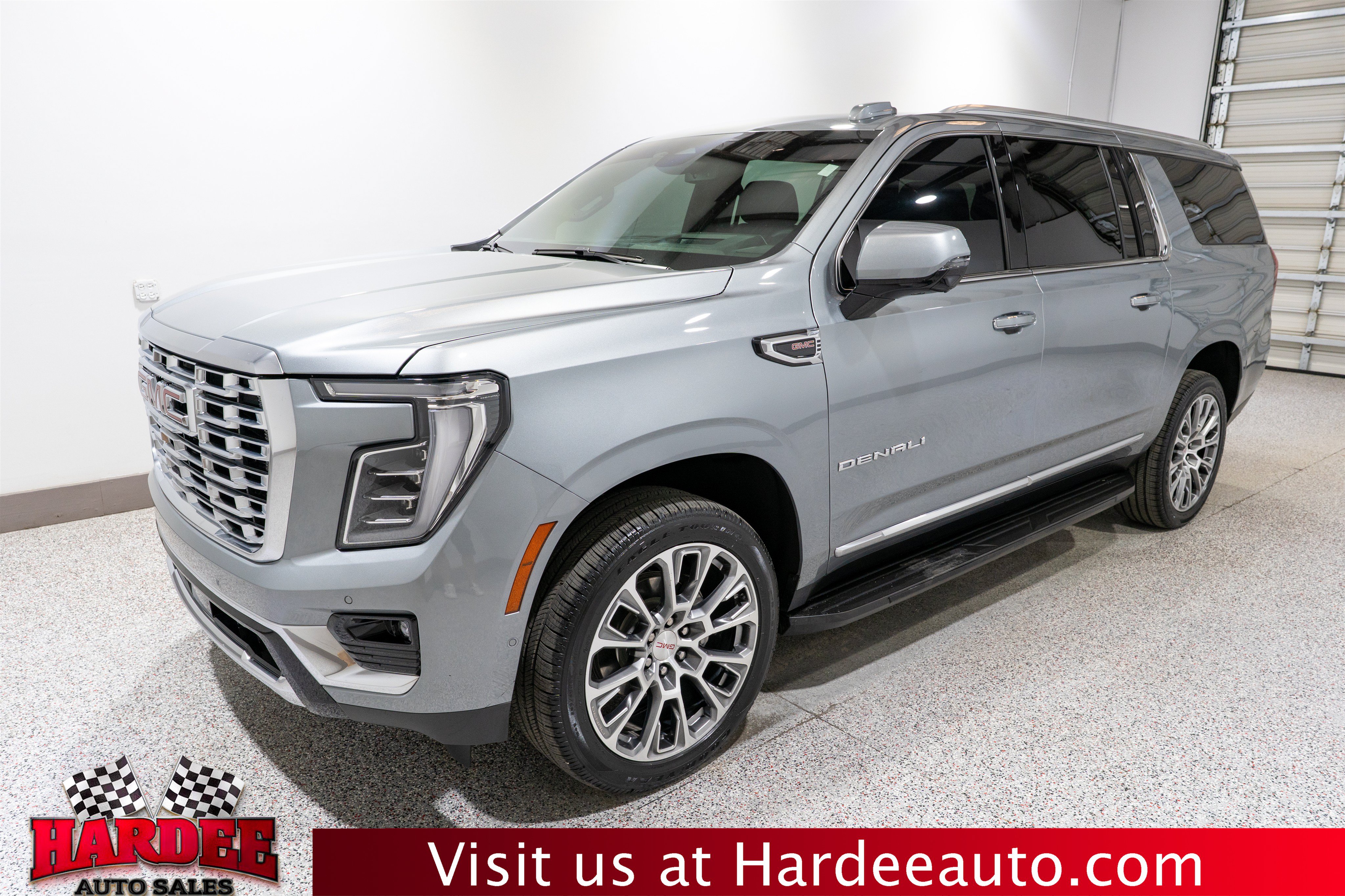 Used 2025 GMC Yukon XL Denali AWD/4WD image 2