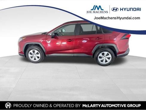 Used 2021 Toyota RAV4 LE AWD/4WD image 7