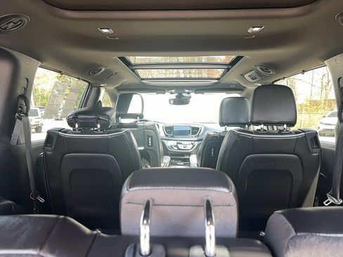 Used 2019 Chrysler Pacifica Limited image 10