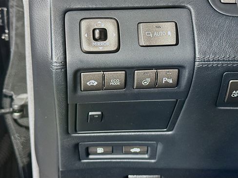 Used 2012 Lexus LS 600h L image 10