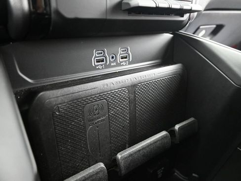 Used 2025 RAM 1500 Big Horn AWD/4WD image 30