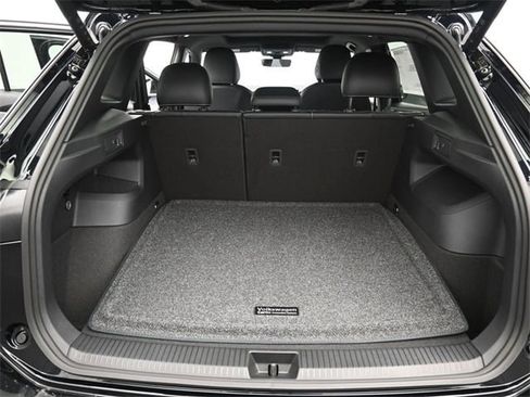 New 2026 Volkswagen Tiguan SE R-Line image 12