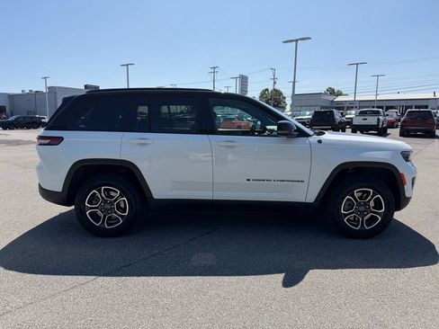 Certified 2023 Jeep Grand Cherokee Trailhawk w/ Advanced Protech Group II AWD/4WD image 8