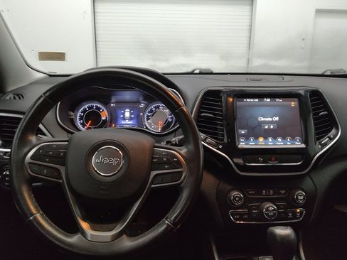 Used 2019 Jeep Cherokee Limited FWD image 22