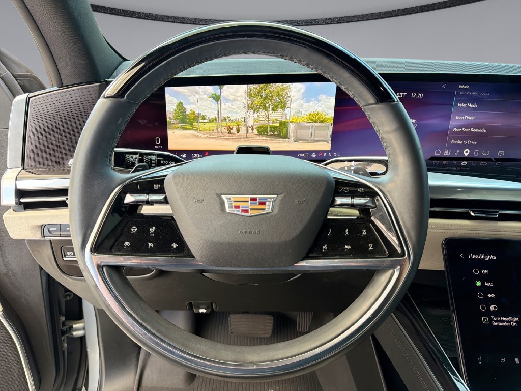 Used 2025 Cadillac Escalade ESV Sport w/ Touring Package AWD/4WD image 21