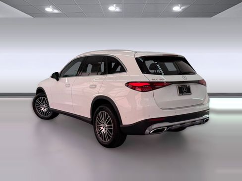 Certified 2026 Mercedes-Benz GLC 300 image 3