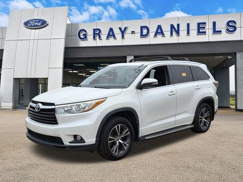 Used 2016 Toyota Highlander XLE image 1