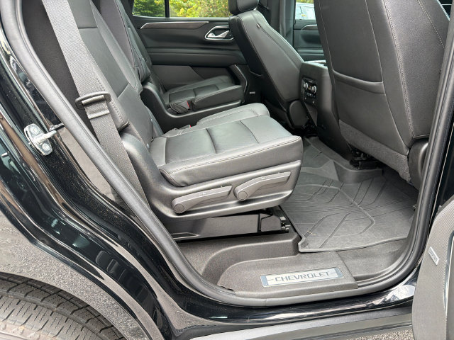 Used 2023 Chevrolet Tahoe Z71 w/ Luxury Package AWD/4WD image 15