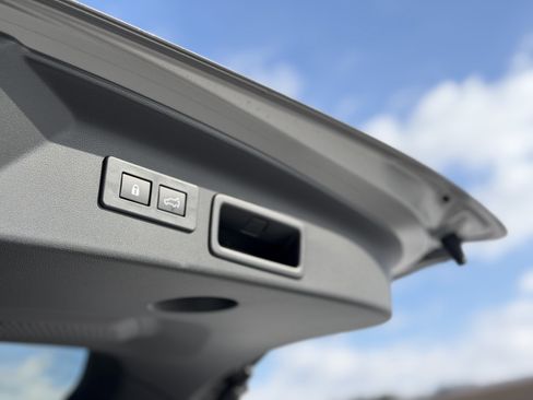 Used 2025 Subaru Forester Premium w/ Convenience Package #1 image 29