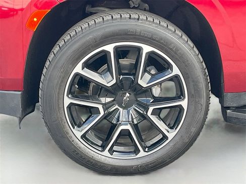 Used 2023 Chevrolet Suburban RST w/ Luxury Package image 33