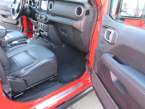 Used 2021 Jeep Wrangler Unlimited Sahara w/ Cold Weather Group image 20